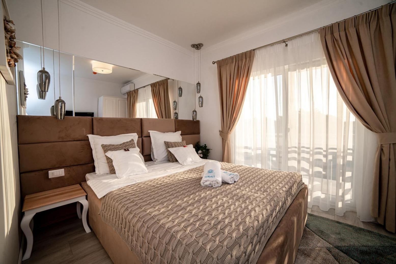 Club Waves - Vama Veche Hotel Eksteriør billede